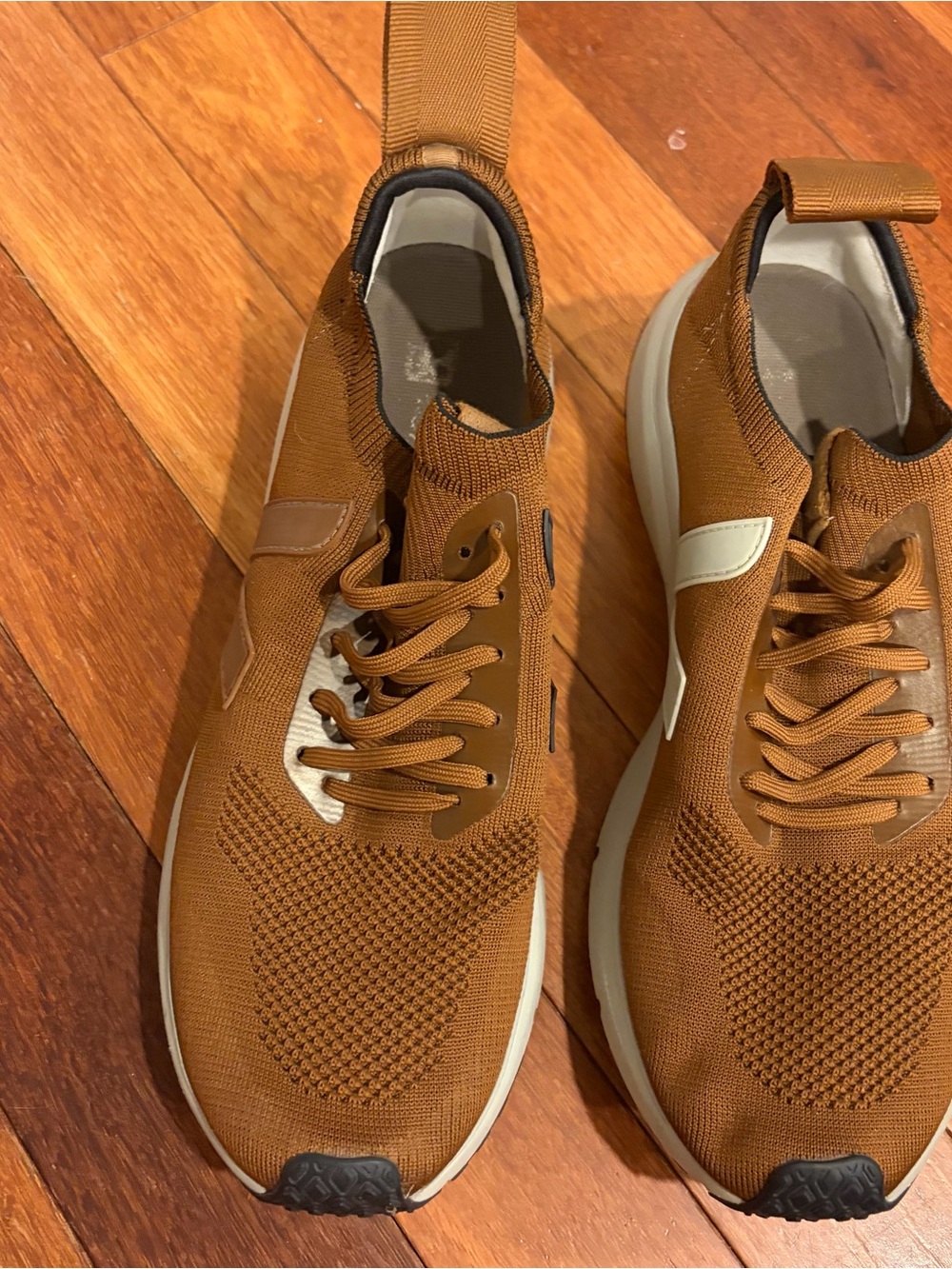 Brown men’s Veja Sneakers - Picture 2 of 5